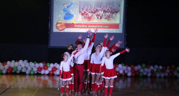 Božićna priča Pleterničkih mažoretkinja