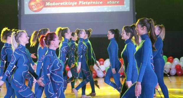 Božićna priča Pleterničkih mažoretkinja