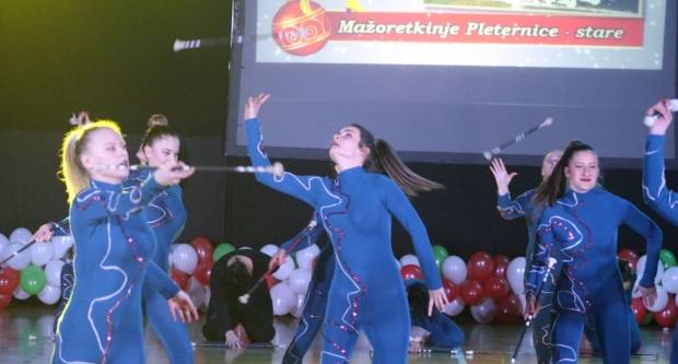 Božićna priča Pleterničkih mažoretkinja