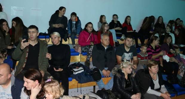 Božićna priča Pleterničkih mažoretkinja