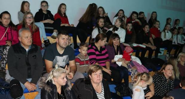 Božićna priča Pleterničkih mažoretkinja