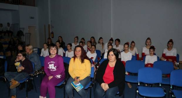 Božićna priča Pleterničkih mažoretkinja