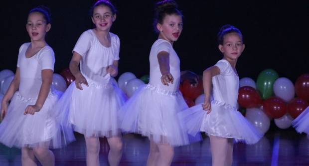 Božićna priča Pleterničkih mažoretkinja