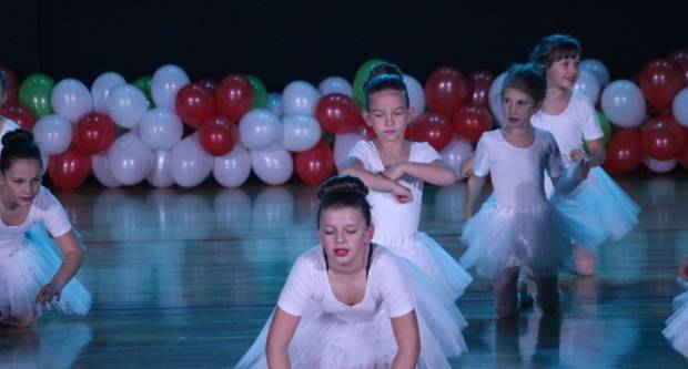 Božićna priča Pleterničkih mažoretkinja