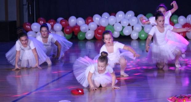 Božićna priča Pleterničkih mažoretkinja