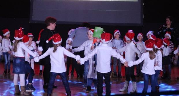 Božićna priča Pleterničkih mažoretkinja