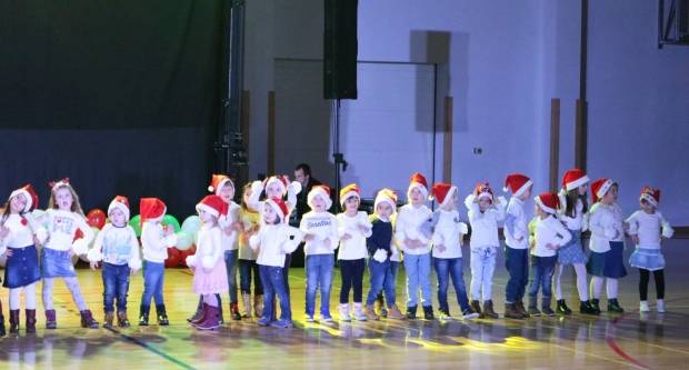 Božićna priča Pleterničkih mažoretkinja