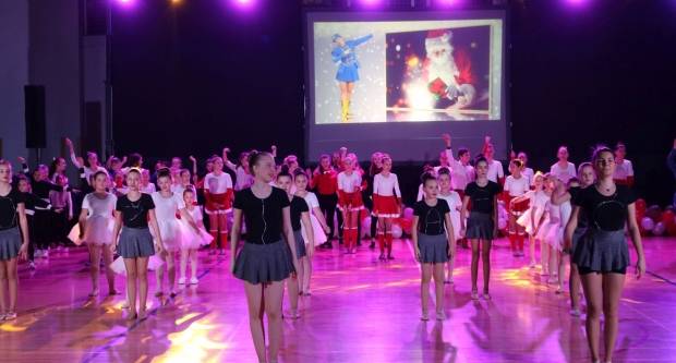 Božićna priča Pleterničkih mažoretkinja