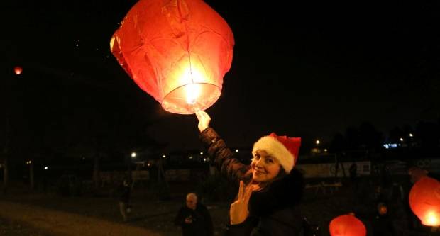 Puštanje lampiona dobrih želja na Rekreaciji u Požegi Puštanje lampiona dobrih želja na Rekreaciji u Požegi