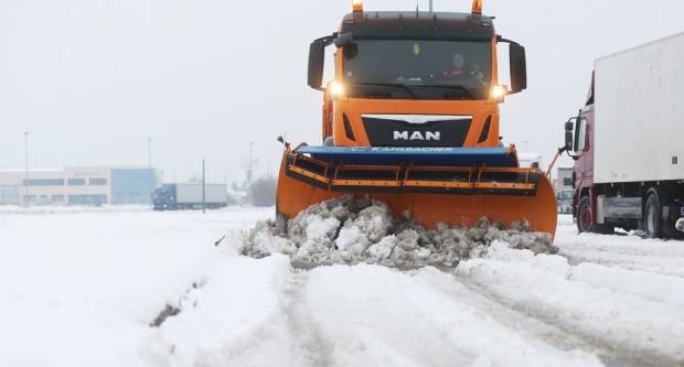 Stanje na prometnicama užasno, traži se ralica za snijeg po Požeštini !!!