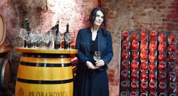 Enologinja Ivana Nemet, rodom iz Velike, preporodila vinsku proizvodnju PP Orahovica Enologinja Ivana Nemet, rodom iz Velike, preporodila vinsku proizvodnju PP Orahovica