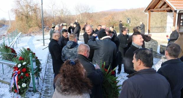 Polaganje vijenaca povodom 27. godišnjice oslobađanja zloglasnog uporišta u Bučju 26.12.2018.