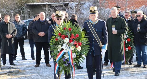 Polaganje vijenaca povodom 27. godišnjice oslobađanja zloglasnog uporišta u Bučju 26.12.2018.