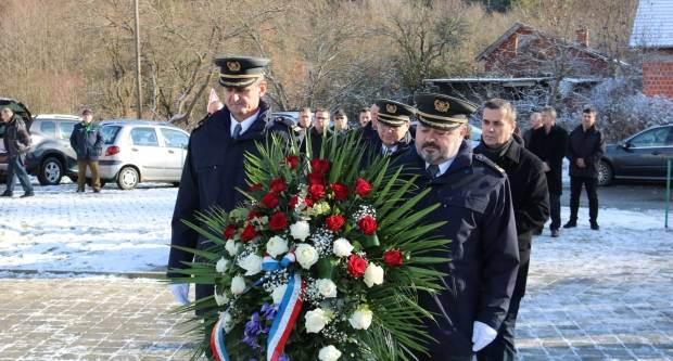 Polaganje vijenaca povodom 27. godišnjice oslobađanja zloglasnog uporišta u Bučju 26.12.2018.