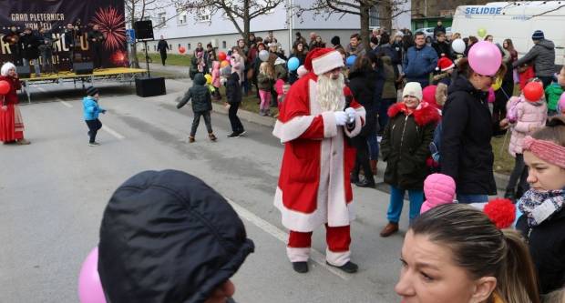 Pleternica dočekala Novu 2019. godinu 