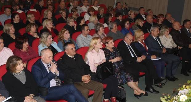 (FOTO) Pakrac: „Da se ne zaborave rane devedesete“ (1.3.2019.)