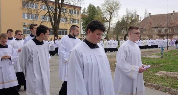 Hodočašće zagrebačkih bogoslova u Staru Gradišku
