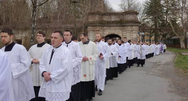Hodočašće zagrebačkih bogoslova u Staru Gradišku
