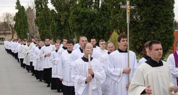 Hodočašće zagrebačkih bogoslova u Staru Gradišku