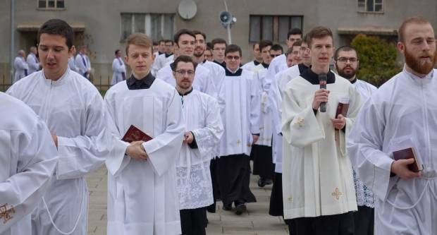 Hodočašće zagrebačkih bogoslova u Staru Gradišku