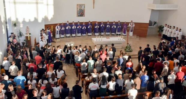 (FOTO) Biskupijski križni put mladih, 30. i 31.3.2019.