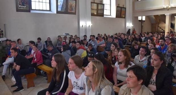 (FOTO) Biskupijski križni put mladih, 30. i 31.3.2019.
