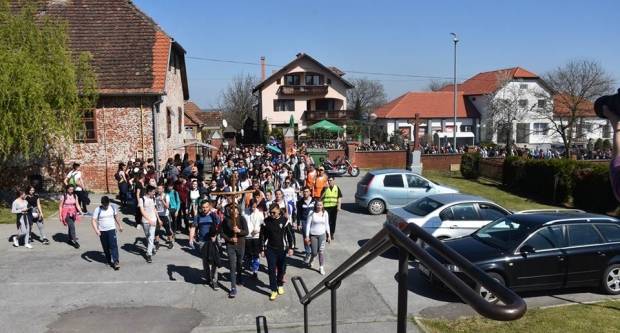 (FOTO) Biskupijski križni put mladih, 30. i 31.3.2019.