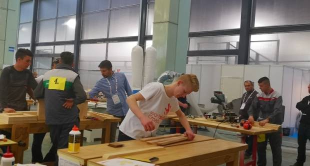 Požeški srednjoškolci se sa strukovnog natjecanja ʺWorld skillsʺ vratili s tri medalje