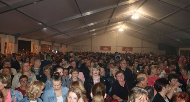 (FOTO) Nezaboravni koncert Mate Bulića u Velikoj, 24.5.2019.