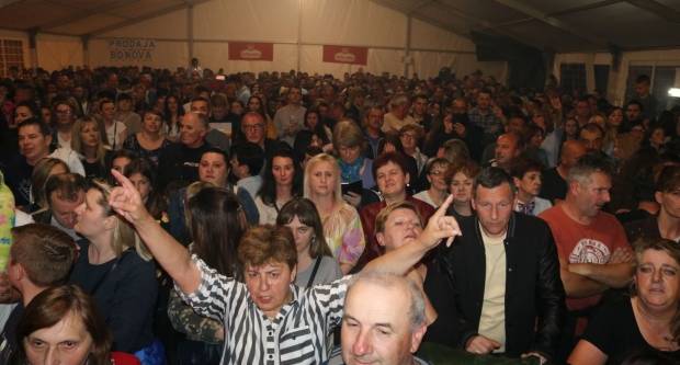 (FOTO) Nezaboravni koncert Mate Bulića u Velikoj, 24.5.2019.