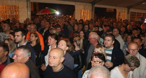 (FOTO) Nezaboravni koncert Mate Bulića u Velikoj, 24.5.2019.