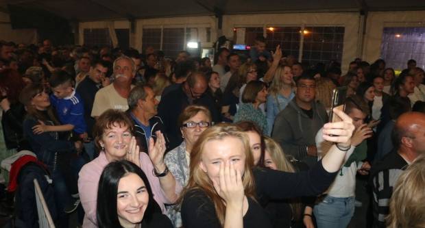 (FOTO) Nezaboravni koncert Mate Bulića u Velikoj, 24.5.2019.