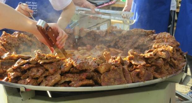 VELIKA: Najduži stol u Hrvata 2019. (FOTO)