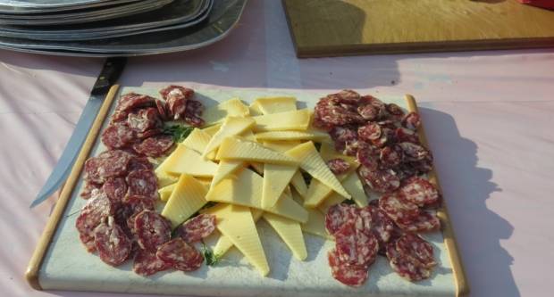 VELIKA: Najduži stol u Hrvata 2019. (FOTO)