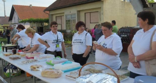 VELIKA: Najduži stol u Hrvata 2019. (FOTO)