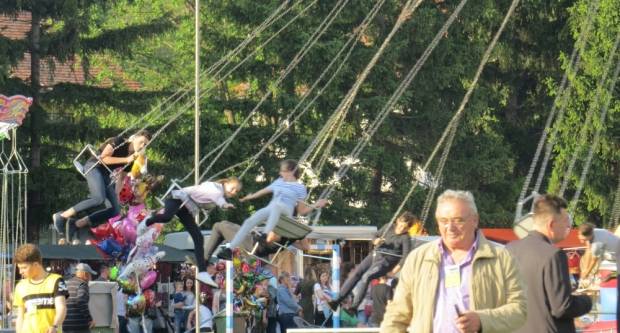 VELIKA: Najduži stol u Hrvata 2019. (FOTO)