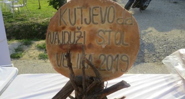 VELIKA: Najduži stol u Hrvata 2019. (FOTO)