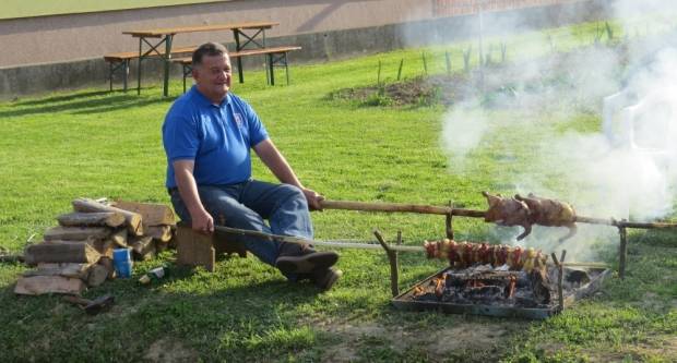 VELIKA: Najduži stol u Hrvata 2019. (FOTO)