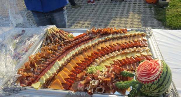 VELIKA: Najduži stol u Hrvata 2019. (FOTO)