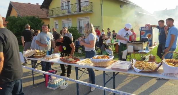 VELIKA: Najduži stol u Hrvata 2019. (FOTO)