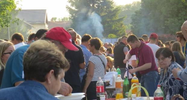 VELIKA: Najduži stol u Hrvata 2019. (FOTO)