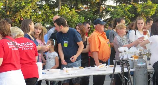 VELIKA: Najduži stol u Hrvata 2019. (FOTO)