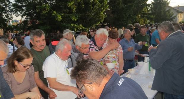 VELIKA: Najduži stol u Hrvata 2019. (FOTO)