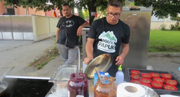 VELIKA: Najduži stol u Hrvata 2019. (FOTO)