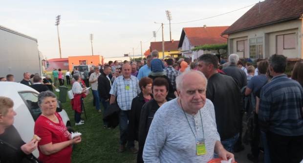 VELIKA: Najduži stol u Hrvata 2019. (FOTO)