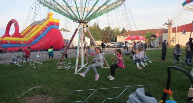 VELIKA: Najduži stol u Hrvata 2019. (FOTO)
