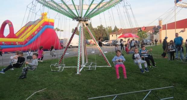 VELIKA: Najduži stol u Hrvata 2019. (FOTO)