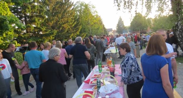 VELIKA: Najduži stol u Hrvata 2019. (FOTO)