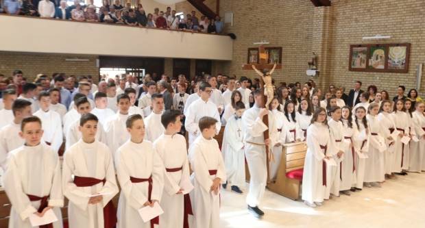 Primanje Svete Potvrde u crkvi sv. Leopolda Mandića u Požegi 26.5.2019.