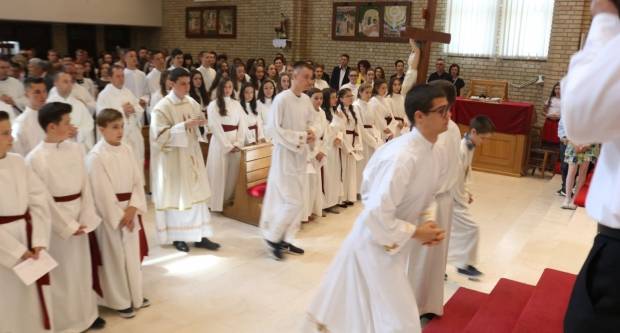 Primanje Svete Potvrde u crkvi sv. Leopolda Mandića u Požegi 26.5.2019.